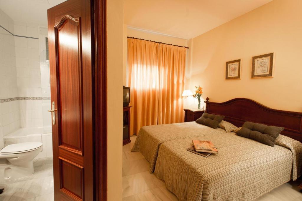 Coria del Río Hotel Gran Avenida חדר תמונה